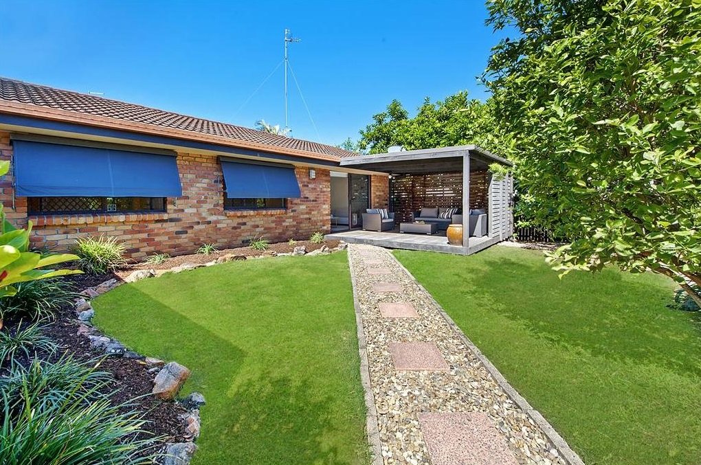 2/17 Gardiners Place SOUTHPORT 8