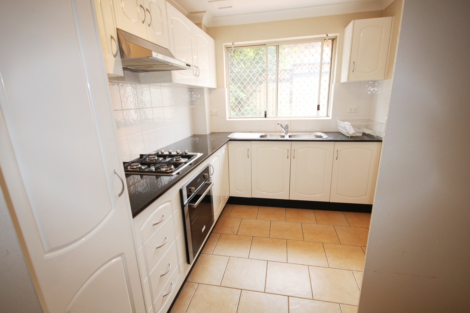 2/17 Graham Road NARWEE 3