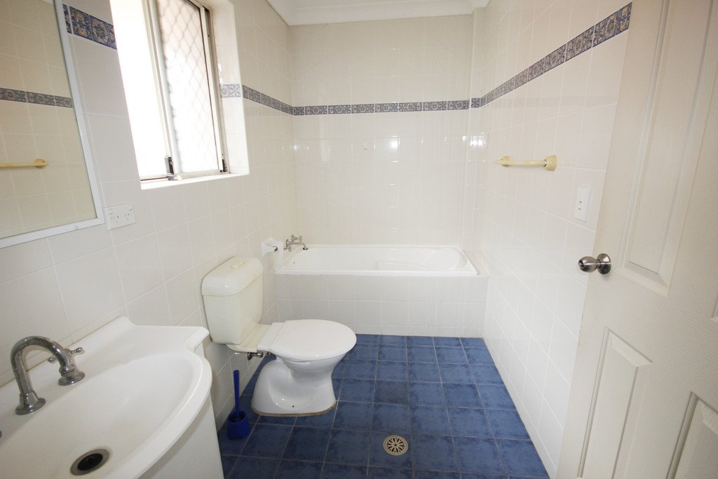 2/17 Graham Road NARWEE 5