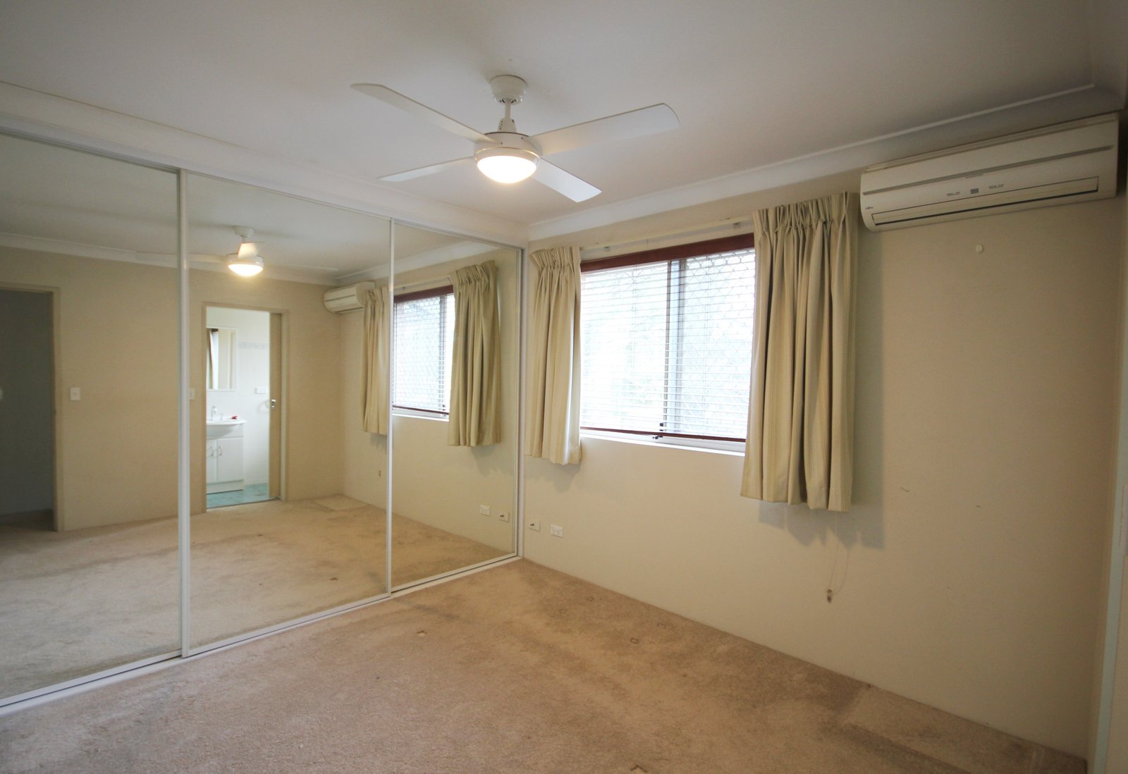 2/17 Graham Road NARWEE 4