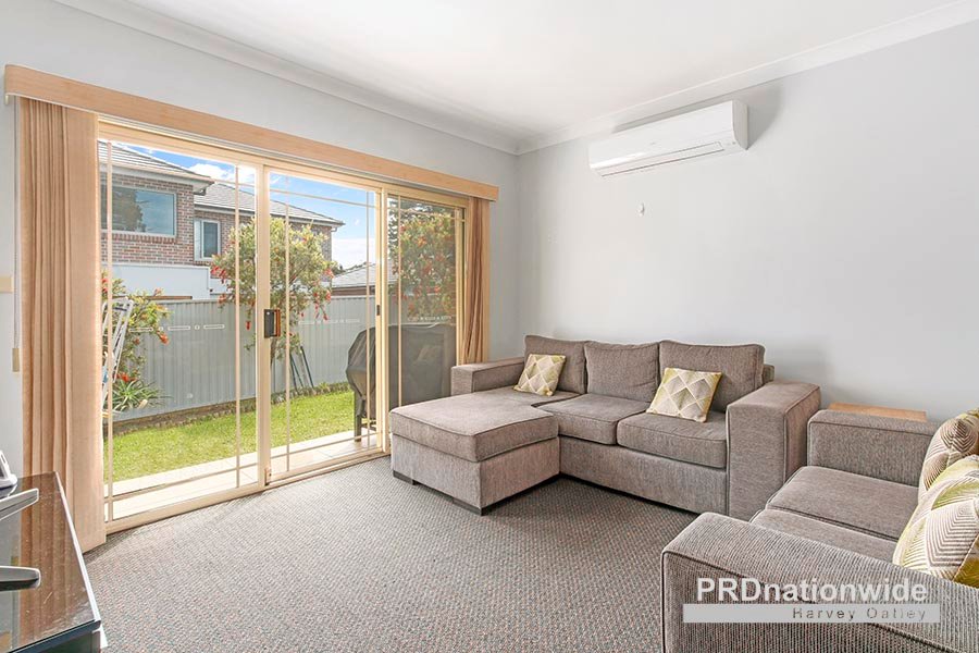 2/17 Gungah Bay Road OATLEY 2