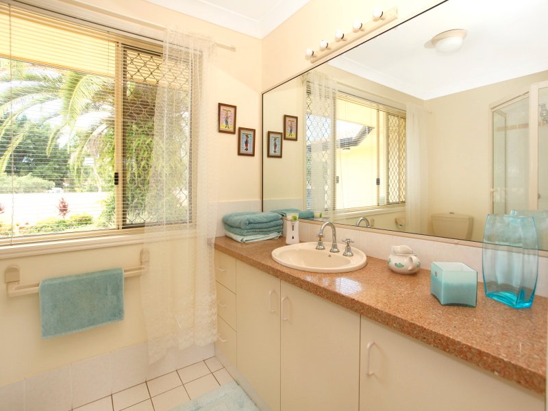 217 Markeri Street MERMAID WATERS 4