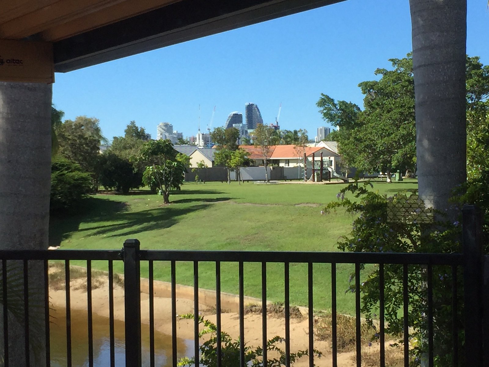 217 Markeri Street MERMAID WATERS 8