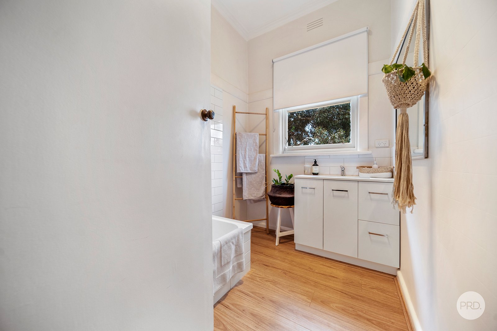 217 Neale Street FLORA HILL 9