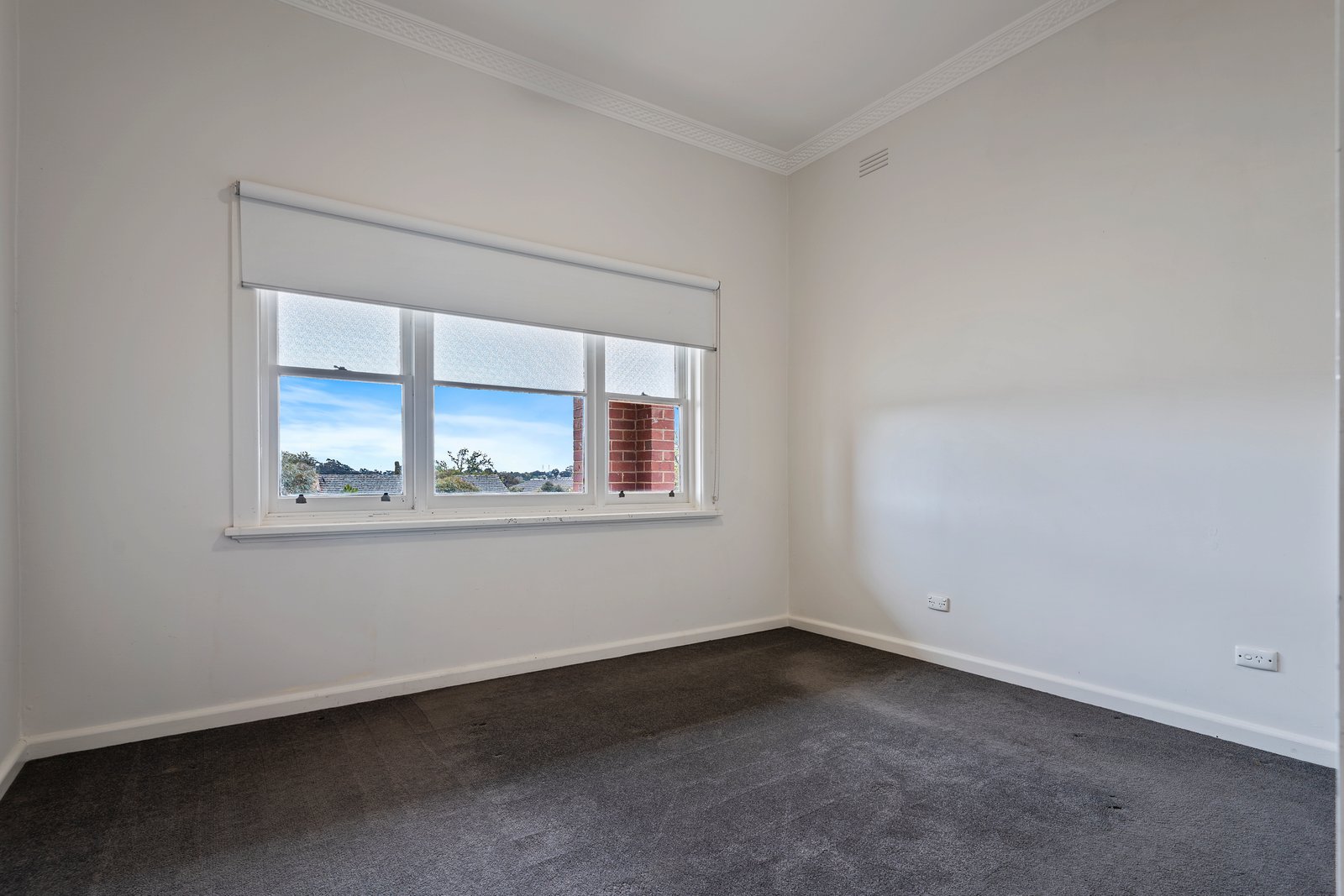 217 Neale Street FLORA HILL 9