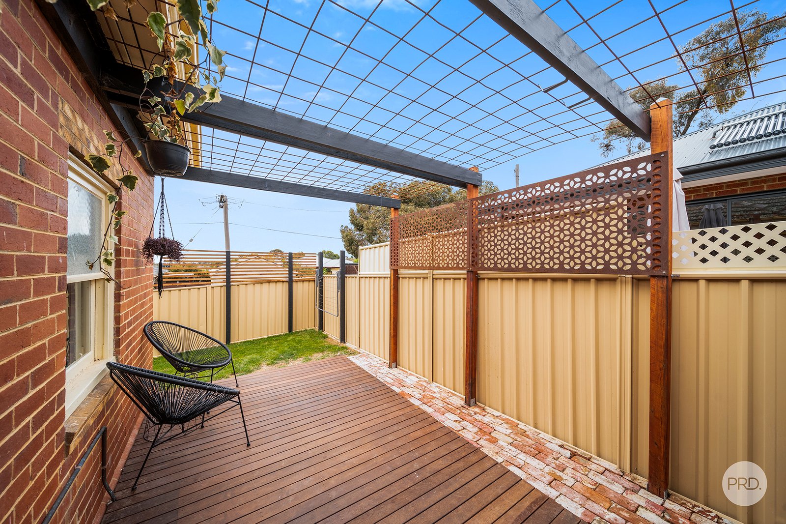 217 Neale Street FLORA HILL 10