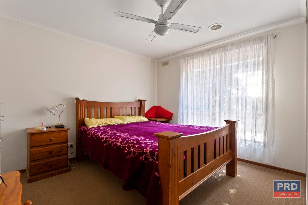 2/17 Neale Street KENNINGTON 9