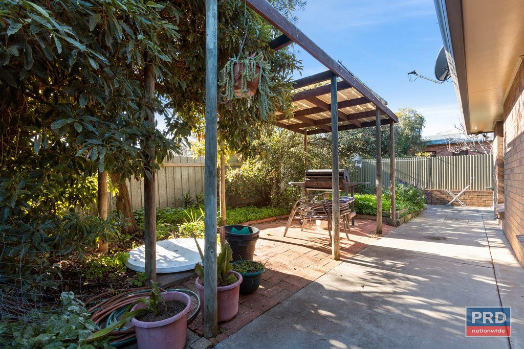 2/17 Neale Street KENNINGTON 10