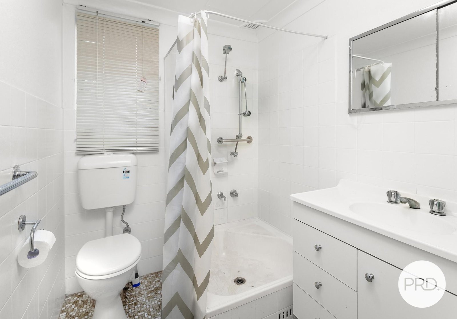 2/17 Prince Edward Drive BROWNSVILLE 4