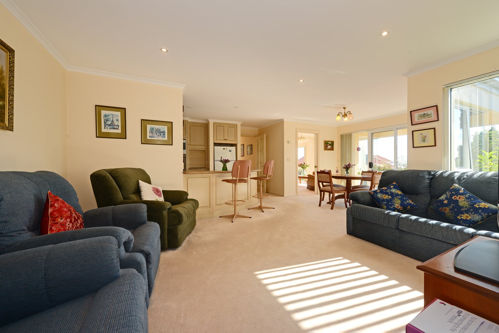 2/17 Rose Court SANDY BAY 3