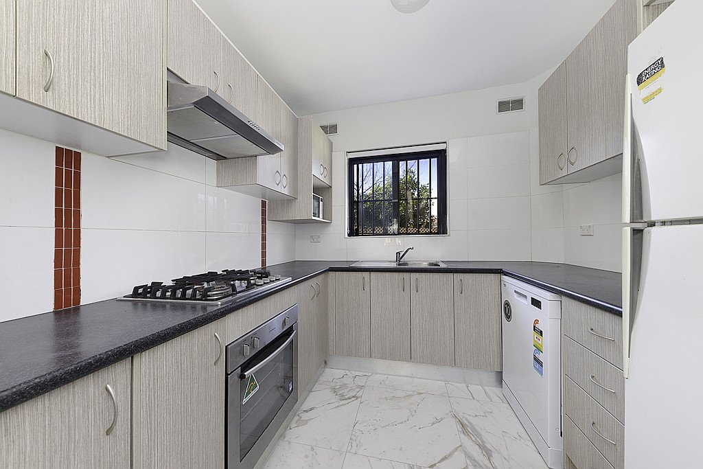 2/17 Templeman Crescent HILLSDALE 2