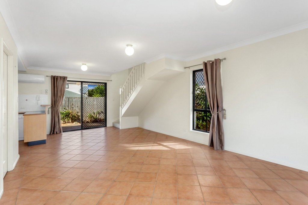 2/17 Upton Street NUNDAH 4