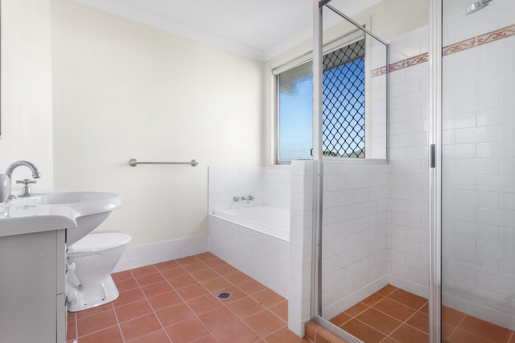 2/17 Upton Street NUNDAH 9