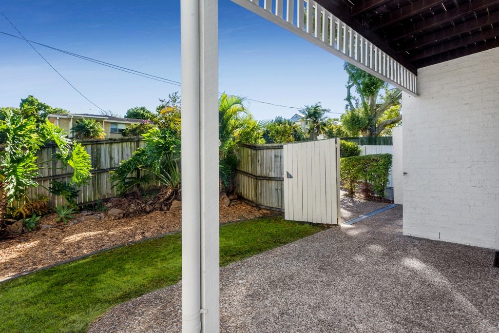 2/17 Upton Street NUNDAH 12