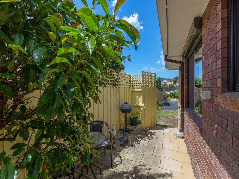 2/17 Walgett Place GLENORCHY 12