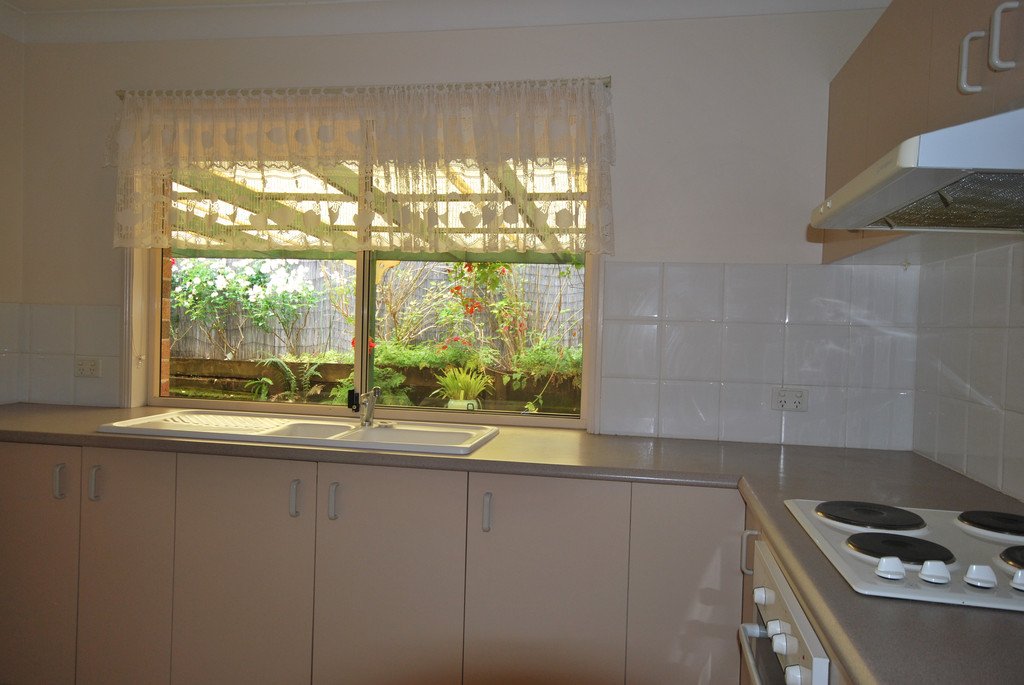 2/17 Whipbird Court BURLEIGH WATERS 4