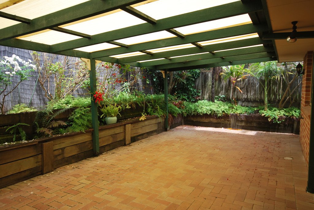 2/17 Whipbird Court BURLEIGH WATERS 8