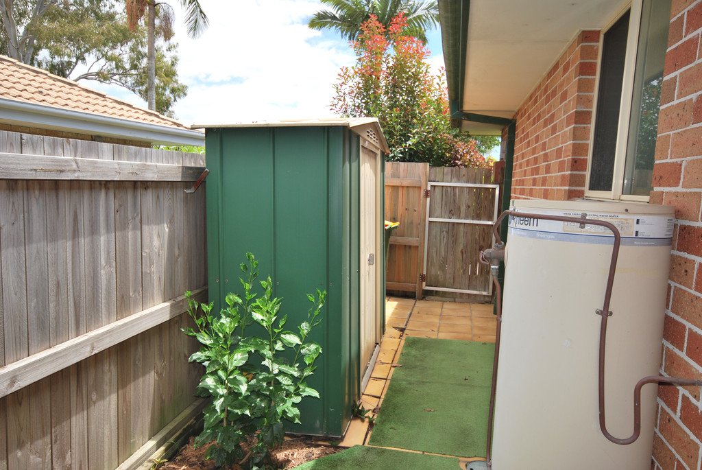 2/17 Whipbird Court BURLEIGH WATERS 11