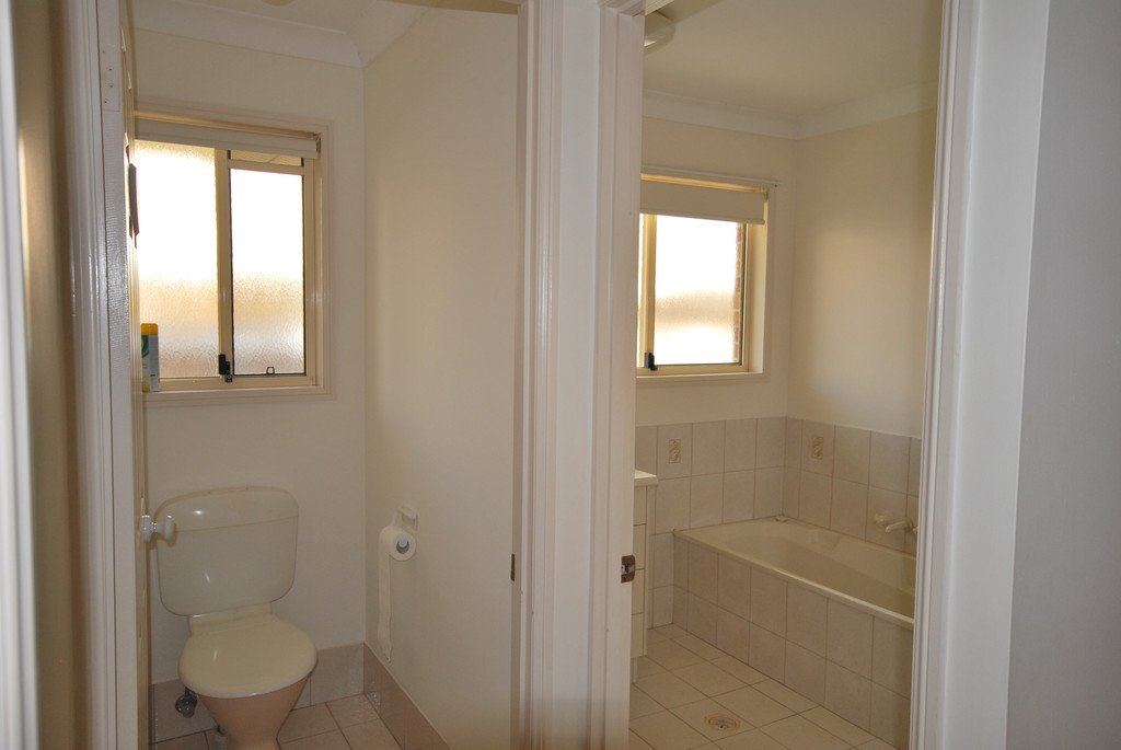 2/17 Whipbird Court BURLEIGH WATERS 12