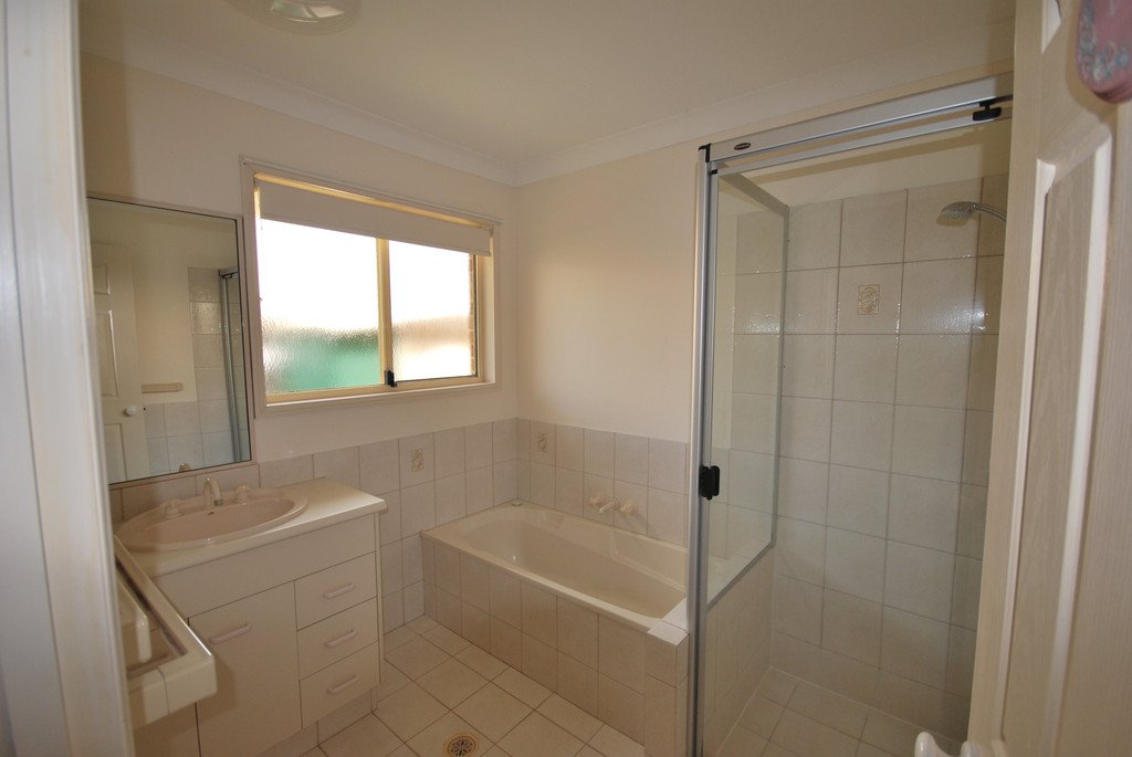 2/17 Whipbird Court BURLEIGH WATERS 13
