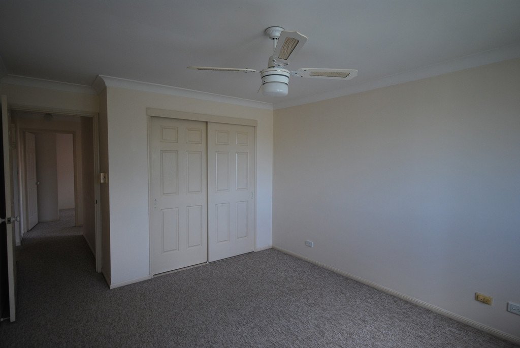 2/17 Whipbird Court BURLEIGH WATERS 17