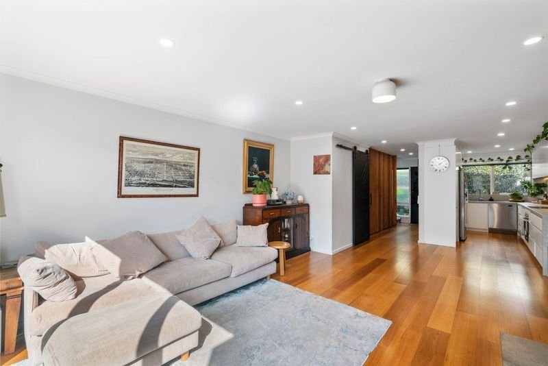 Gallery: 2/17 Williams Road