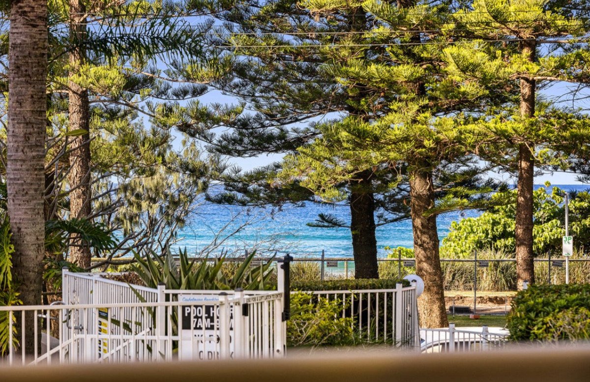 2/170-180 The Esplanade Burleigh Heads 5