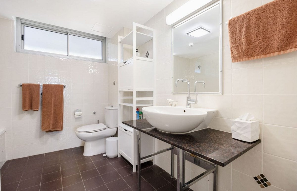 2/170-180 The Esplanade Burleigh Heads 14