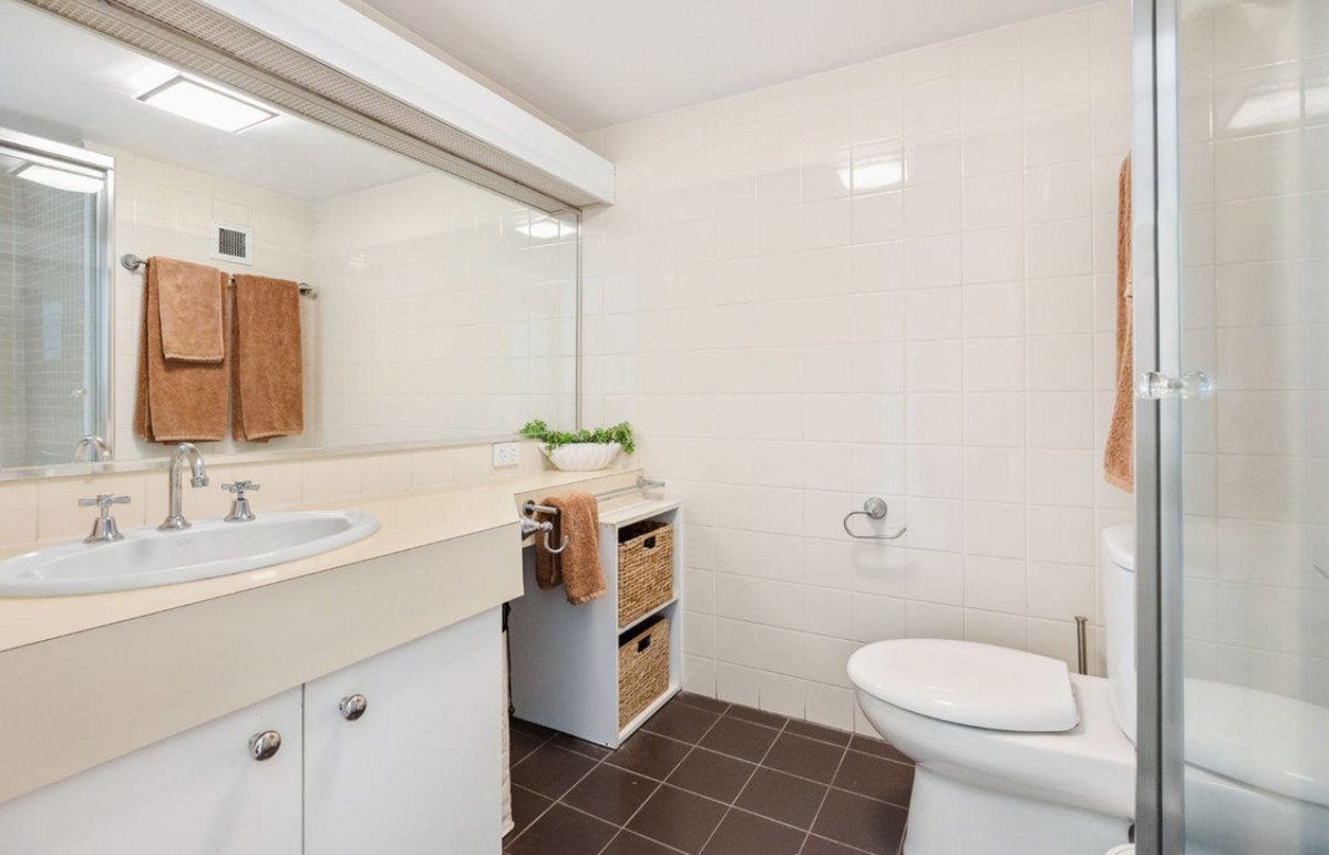 2/170-180 The Esplanade Burleigh Heads 15