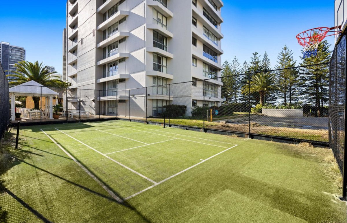 2/170-180 The Esplanade Burleigh Heads 16