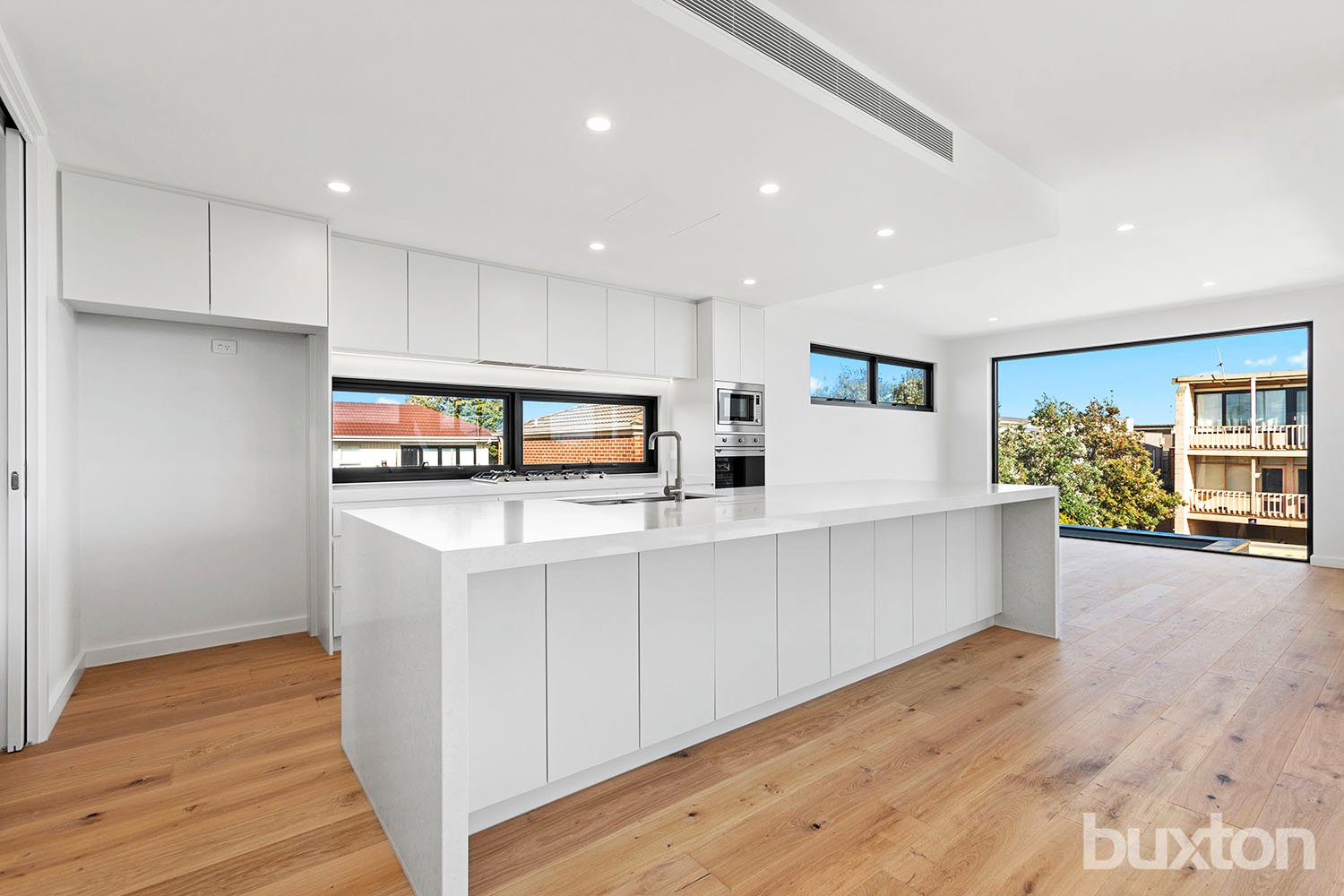 Gallery: 2/172 Nepean Highway