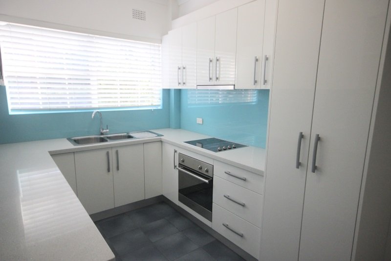 2/173 Russell Avenue DOLLS POINT 1