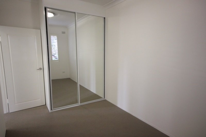 2/173 Russell Avenue DOLLS POINT 5