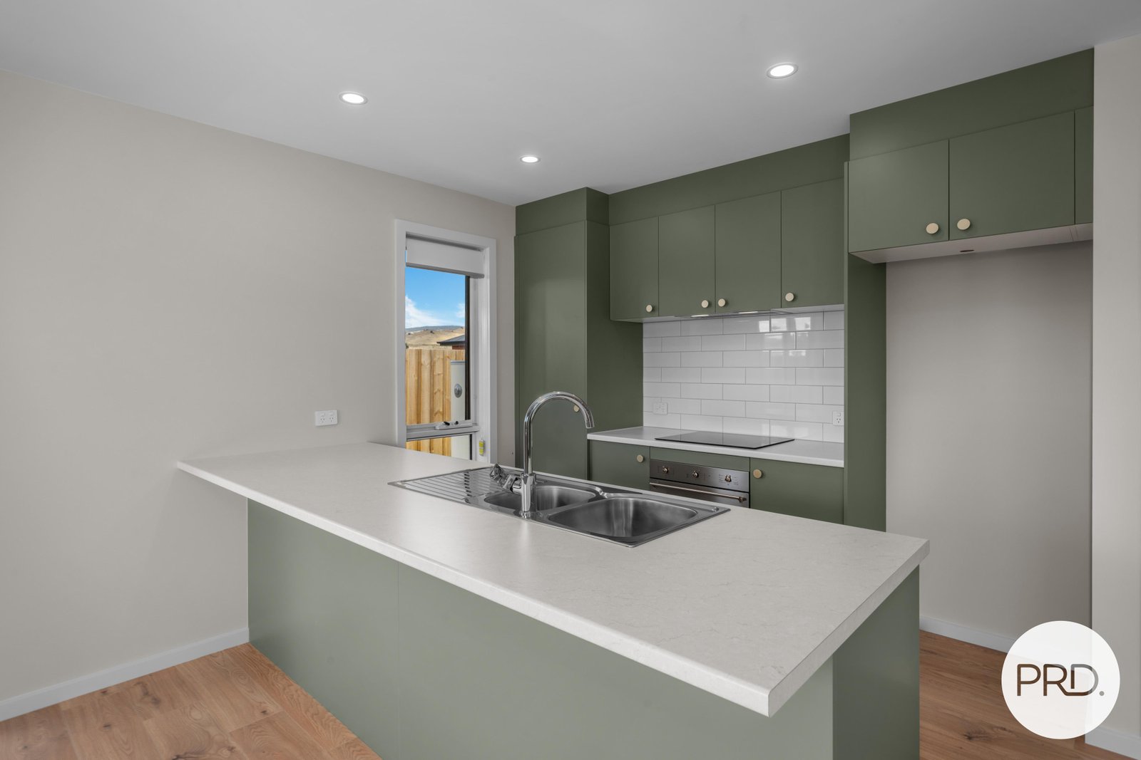 2/176 Main Street KEMPTON 3