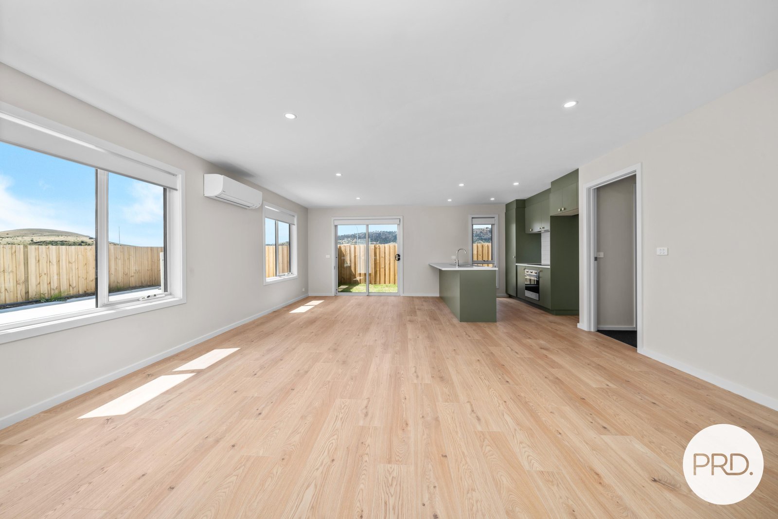 2/176 Main Street KEMPTON 6