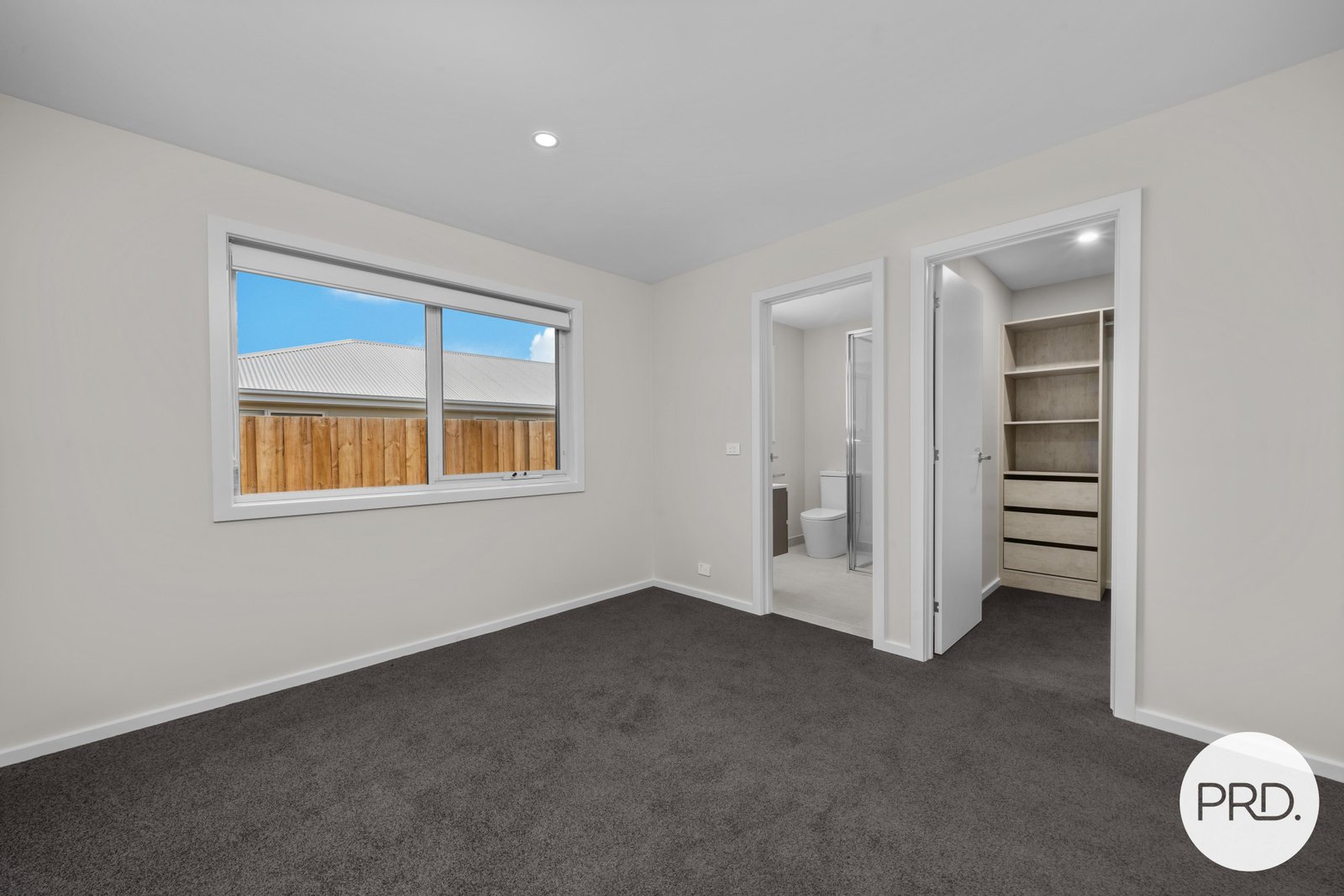 2/176 Main Street KEMPTON 8