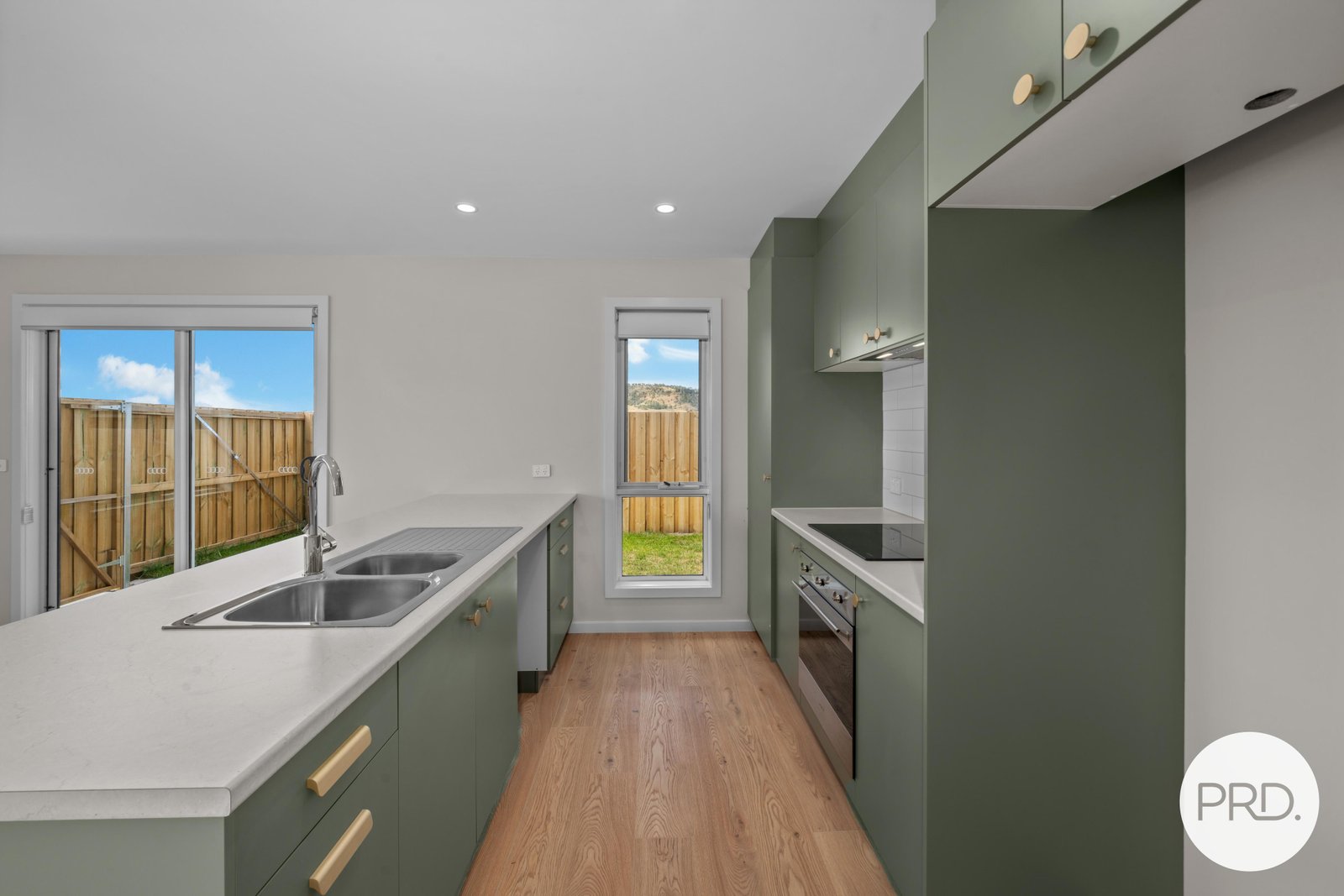 2/176 Main Street KEMPTON 9