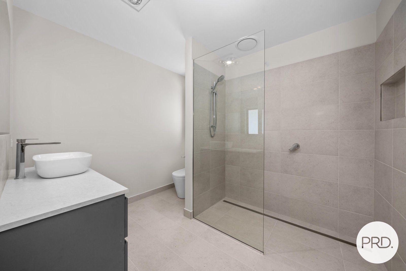 2/176 Main Street KEMPTON 12