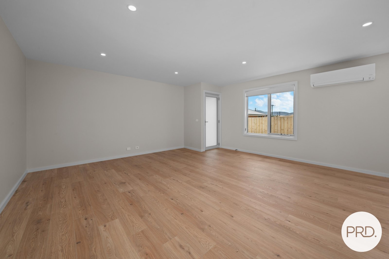 2/176 Main Street KEMPTON 14