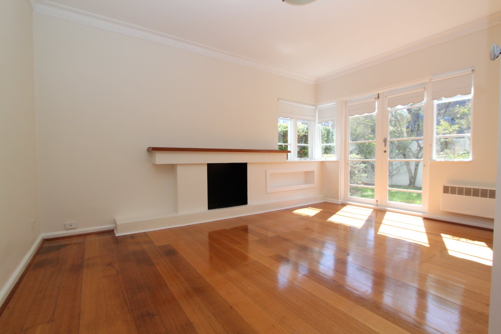 Real Estate and Property in 2/176 Ormond Road, Elwood, VIC