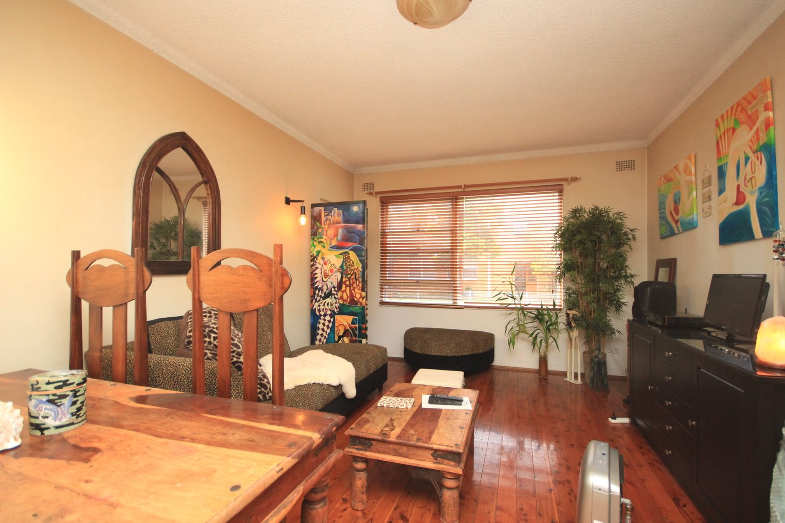2/176 Russell Avenue DOLLS POINT 2