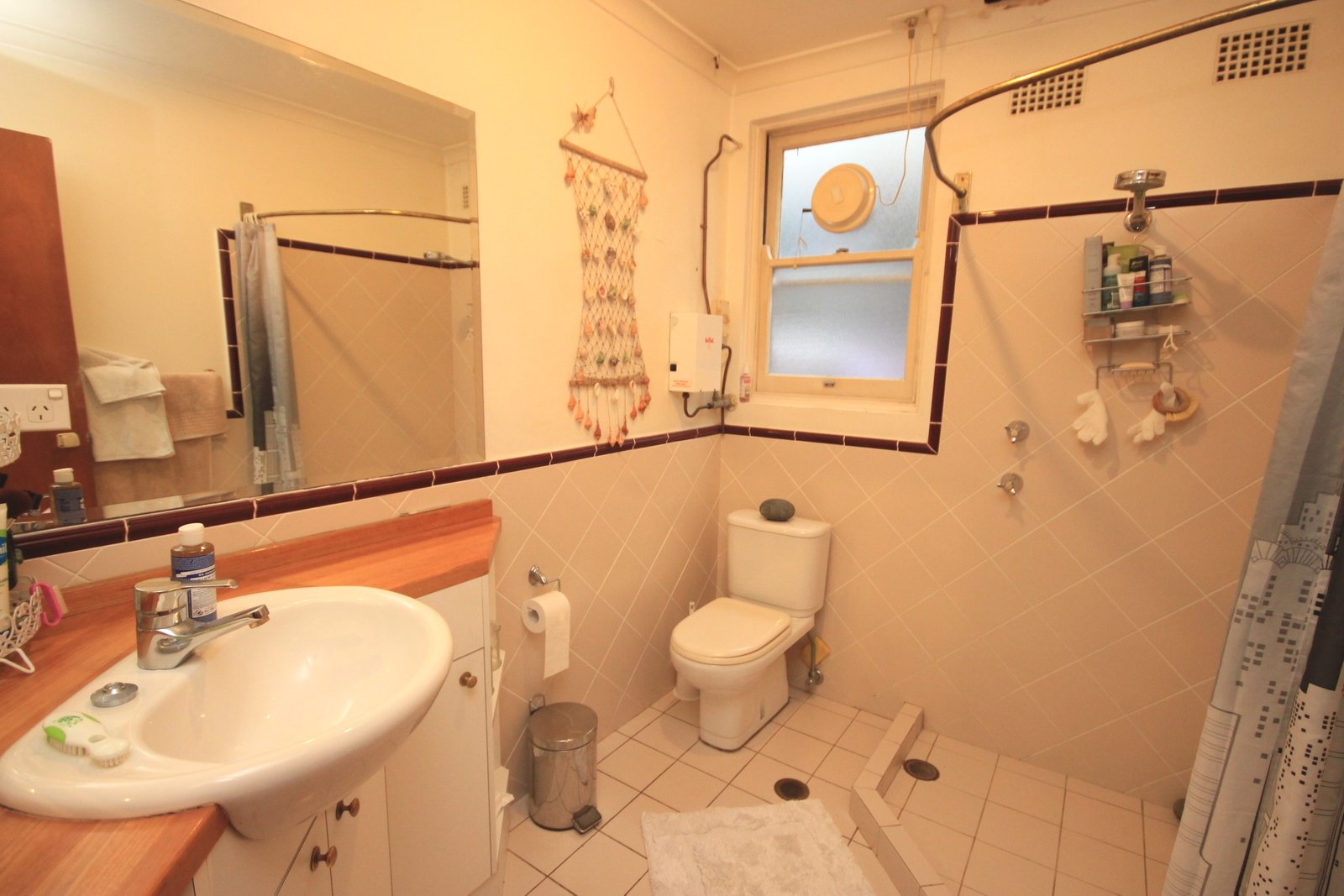 2/176 Russell Avenue DOLLS POINT 4