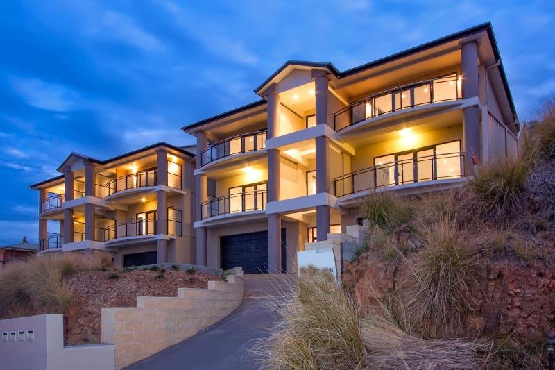2/18-20 Railway Street WAGGA WAGGA 1