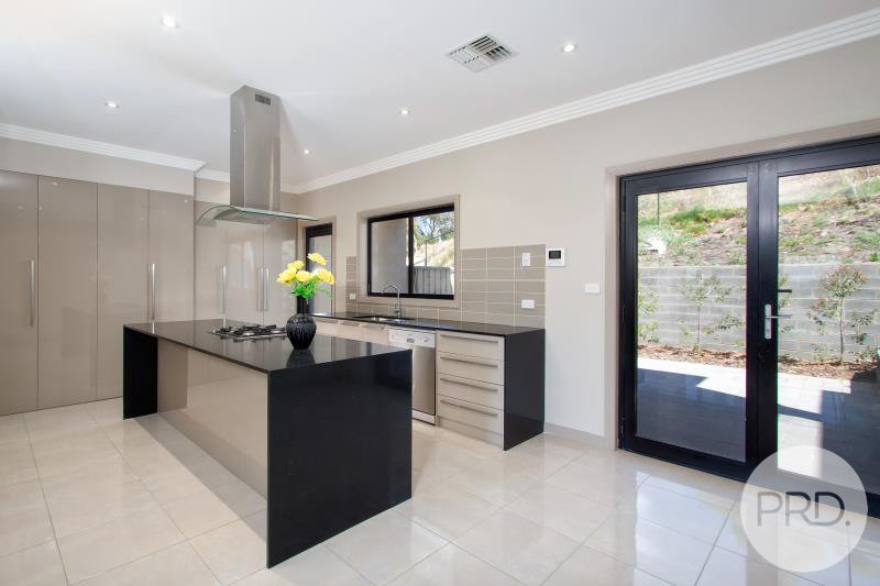 2/18-20 Railway Street WAGGA WAGGA 3