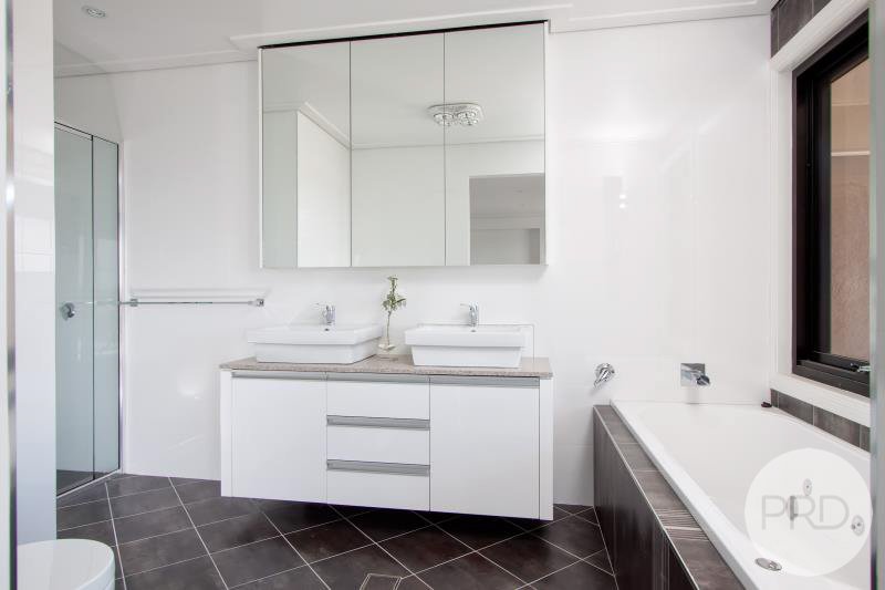 2/18-20 Railway Street WAGGA WAGGA 5