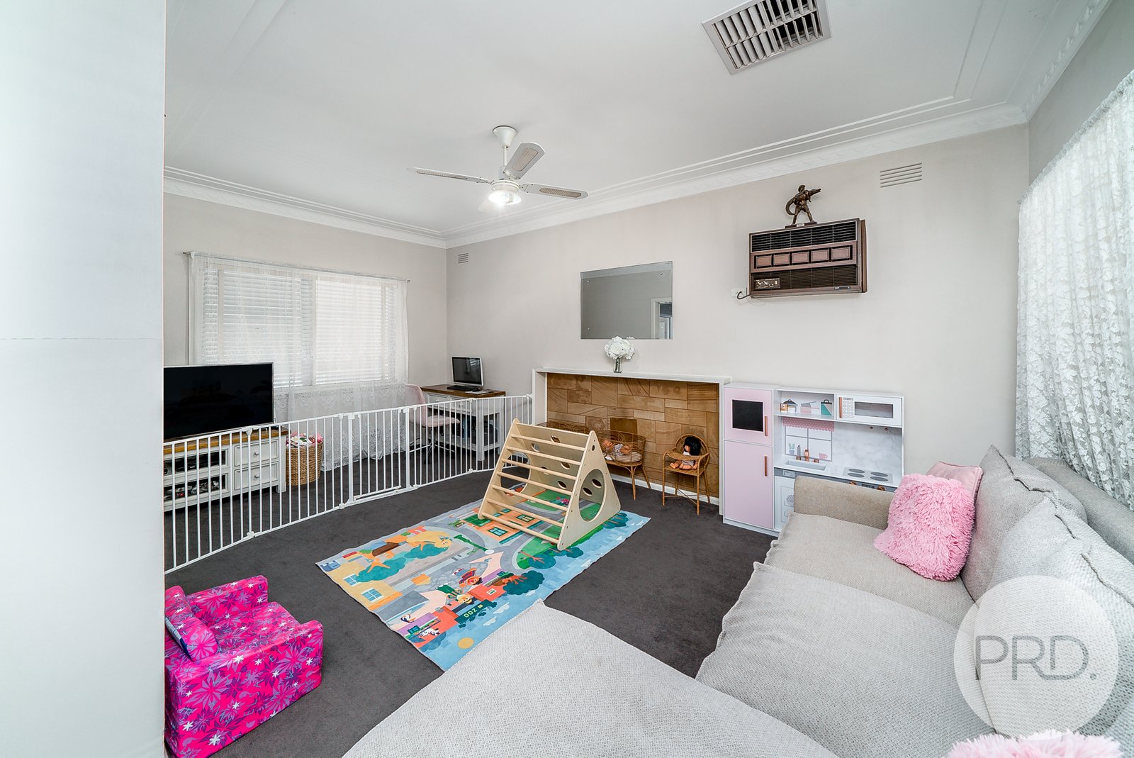 218 Bourke Street MOUNT AUSTIN 3