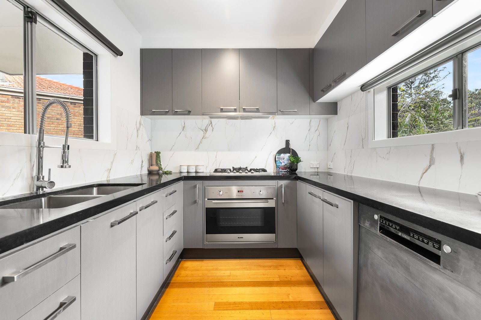 Gallery: 2/18 Cabena Crescent
