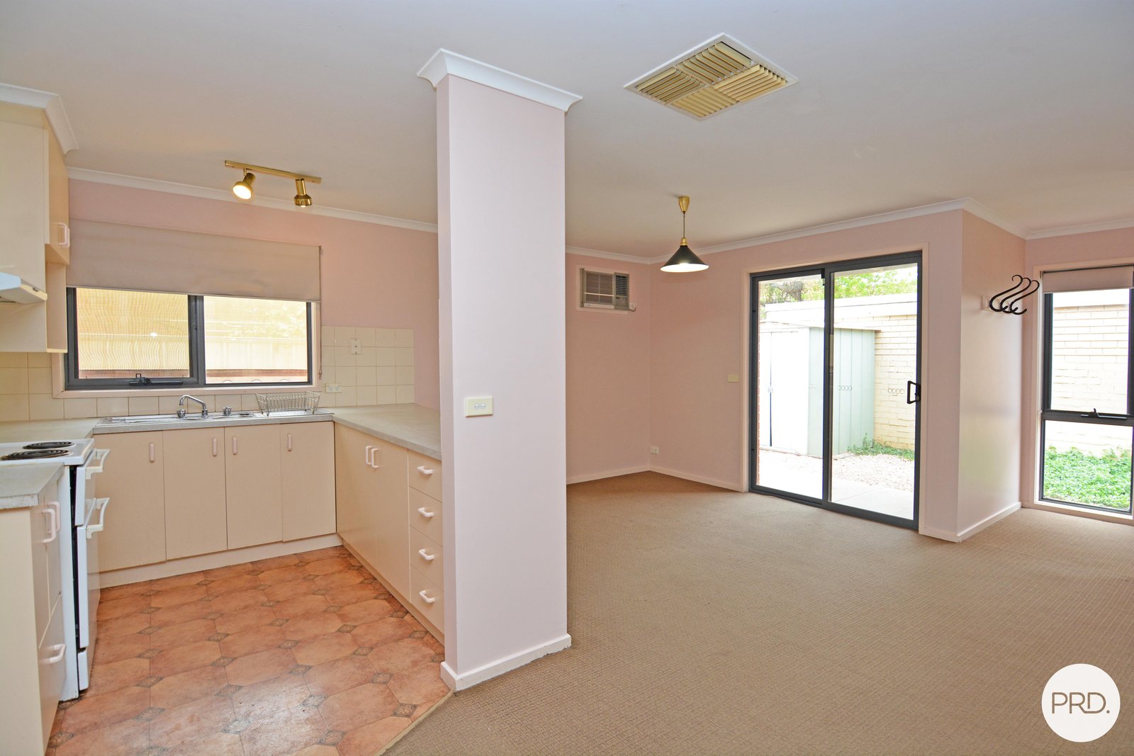 2/18 De Garis Drive MILDURA 6