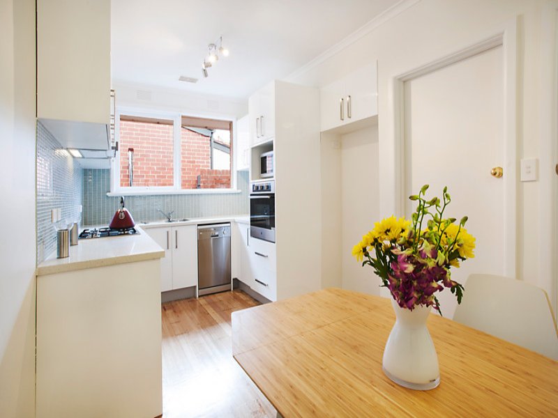 Gallery: 2/18 Downshire Road