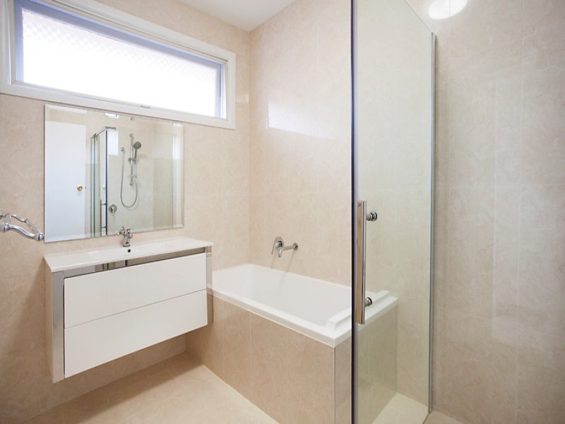 Gallery: 2/18 Downshire Road